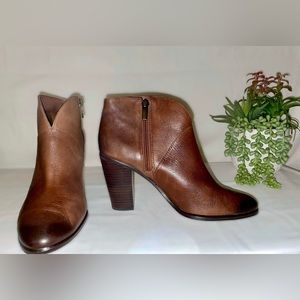 Size 7.5 Vince Camuto booties